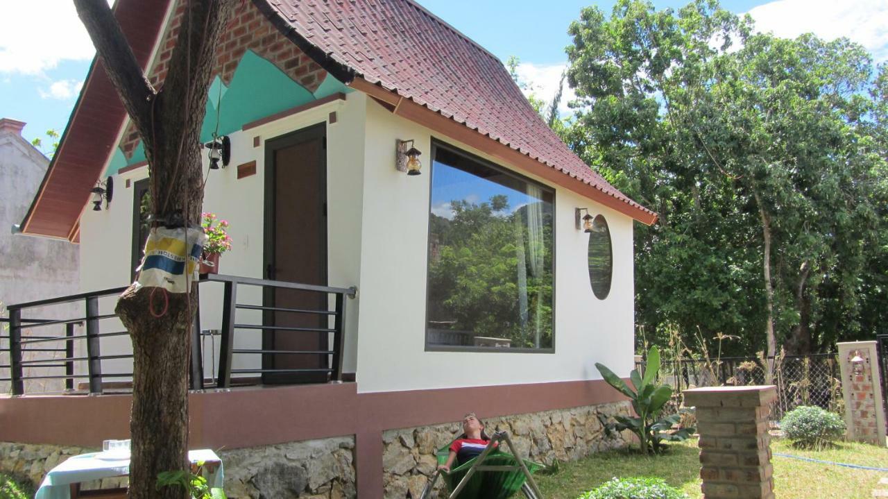Tropical Valley Homestay - Villas 퐁냐 외부 사진