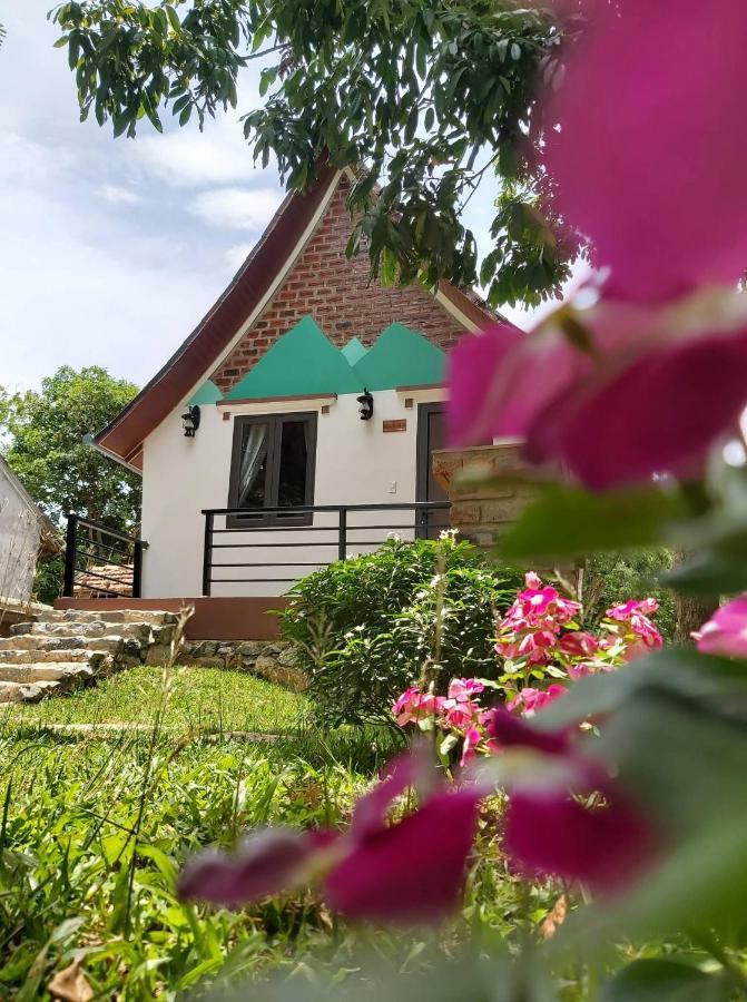 Tropical Valley Homestay - Villas 퐁냐 외부 사진