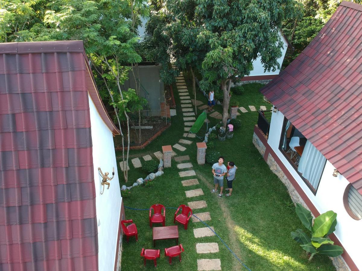Tropical Valley Homestay - Villas 퐁냐 외부 사진