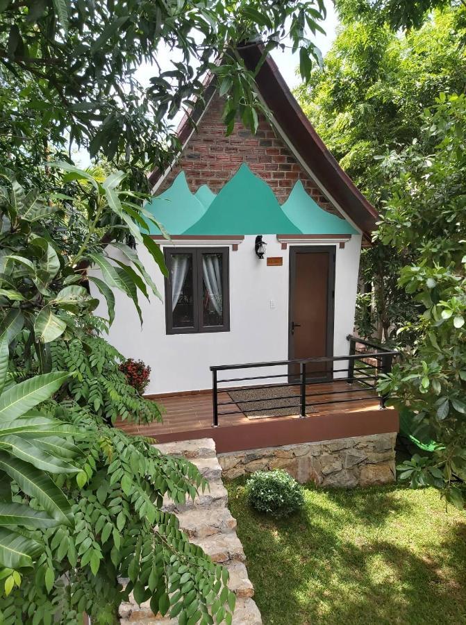 Tropical Valley Homestay - Villas 퐁냐 외부 사진